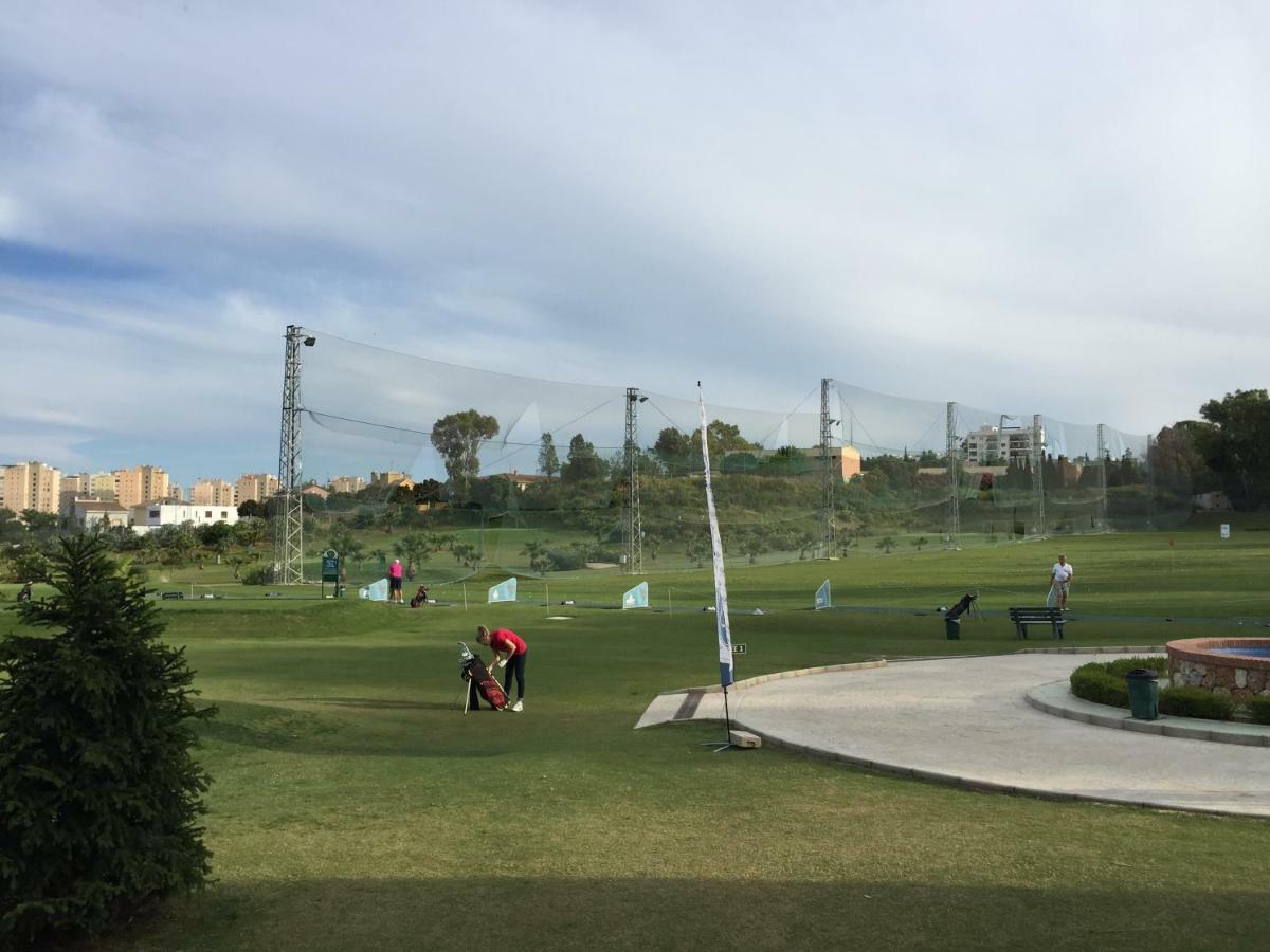 Apartamento Cerca De La Playa Y Campo De Golf Con Piscina Daire Torremolinos Dış mekan fotoğraf